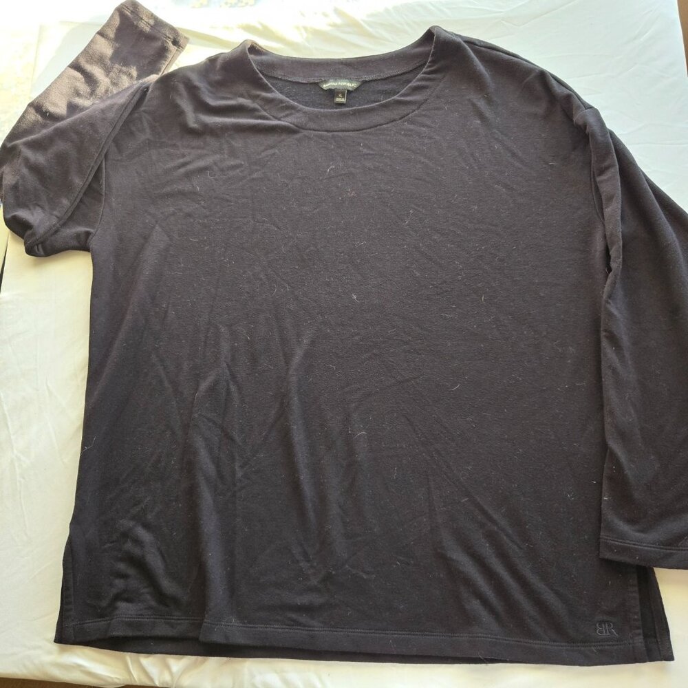 Banana Republic Black Long Sleeve Crewneck  Tee  size XL